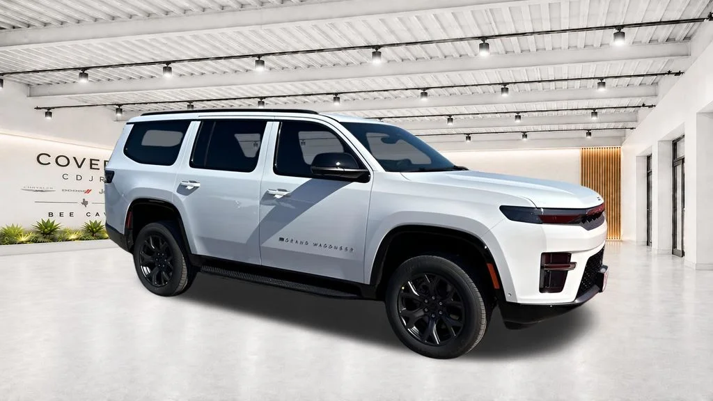 New 2026 Bright White Clear-Coat Exterior Paint Jeep Limited image 15