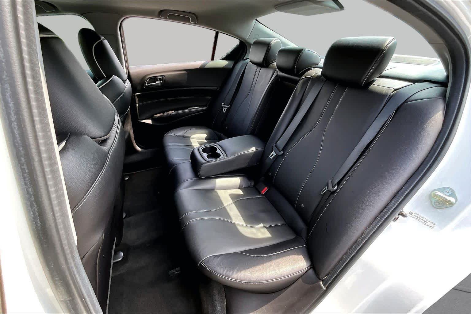 Used 2019 Platinum White Pearl Acura w/Premium Pkg image 20