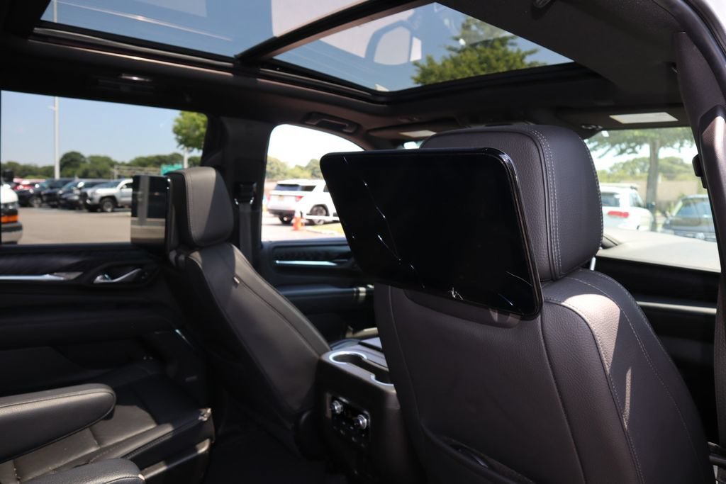Used 2021 WHITE FROST TRICOAT GMC Denali image 30