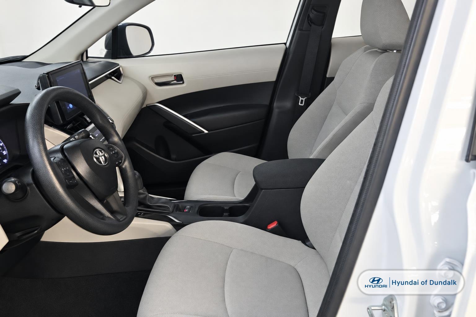 Used 2025 Beige Toyota L image 8