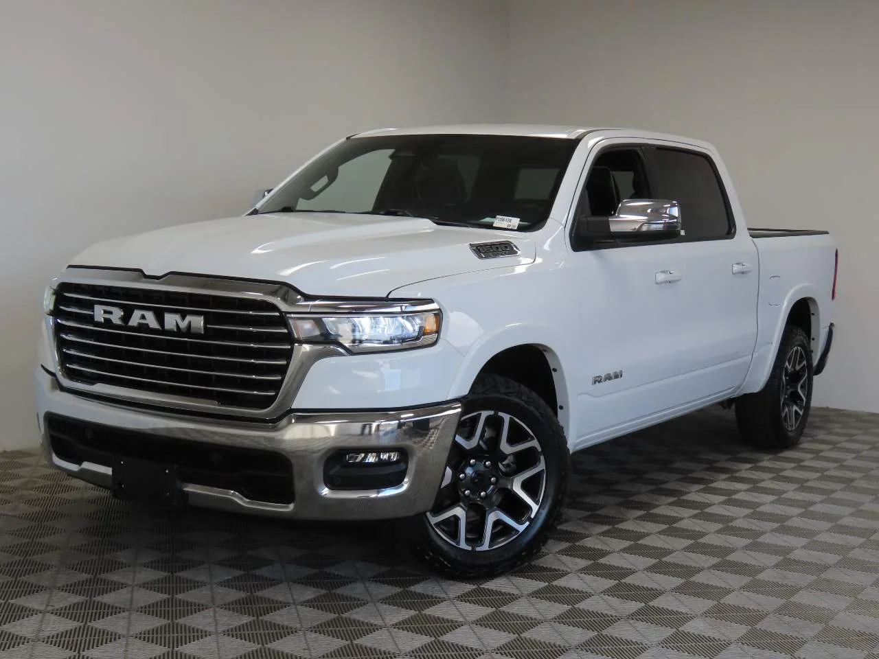 2025 RAM 1500 Laramie 4x4 Crew Cab 5'7's photo