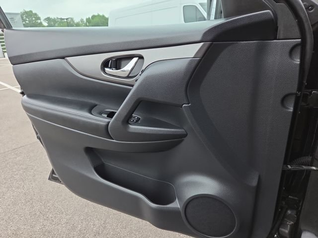 Used 2016 Black Nissan SV image 21