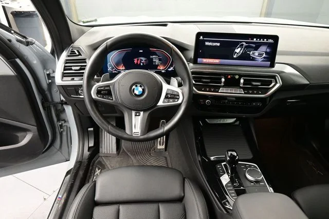 Used 2024 Gray BMW xDrive30i image 22