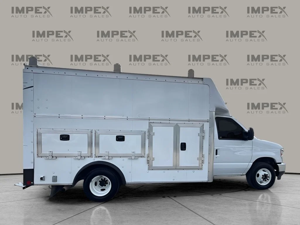 Used 2024 White Ford Base image 6