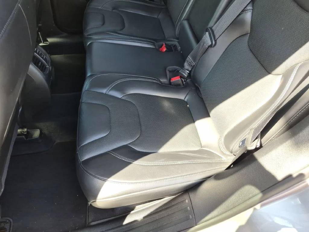 Used 2020 Silver Jeep Limited image 21