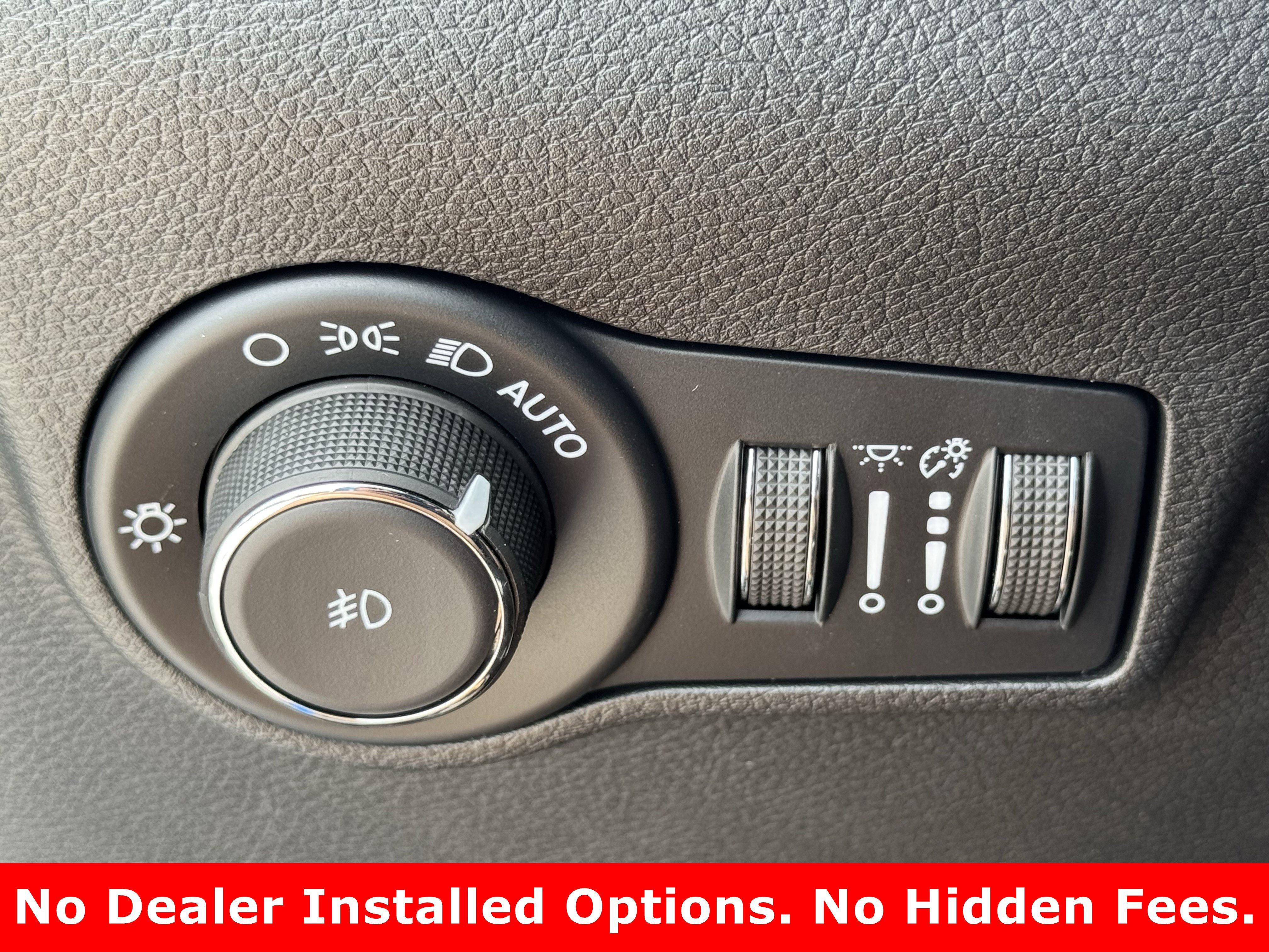 New 2026 Hydro Blue Pearl-Coat Exterior Paint Jeep Latitude Altitude image 15