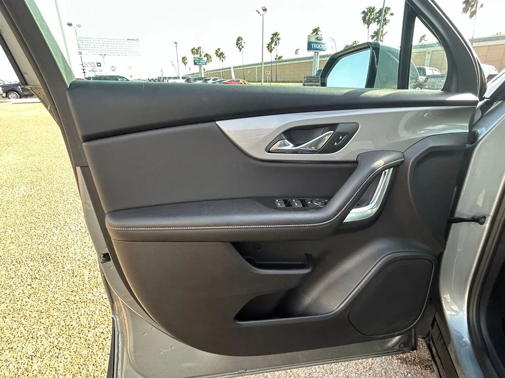 Used 2025 Gray Chevrolet LT image 10