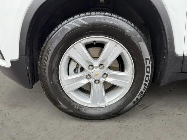 Used 2018 White Chevrolet LS image 14