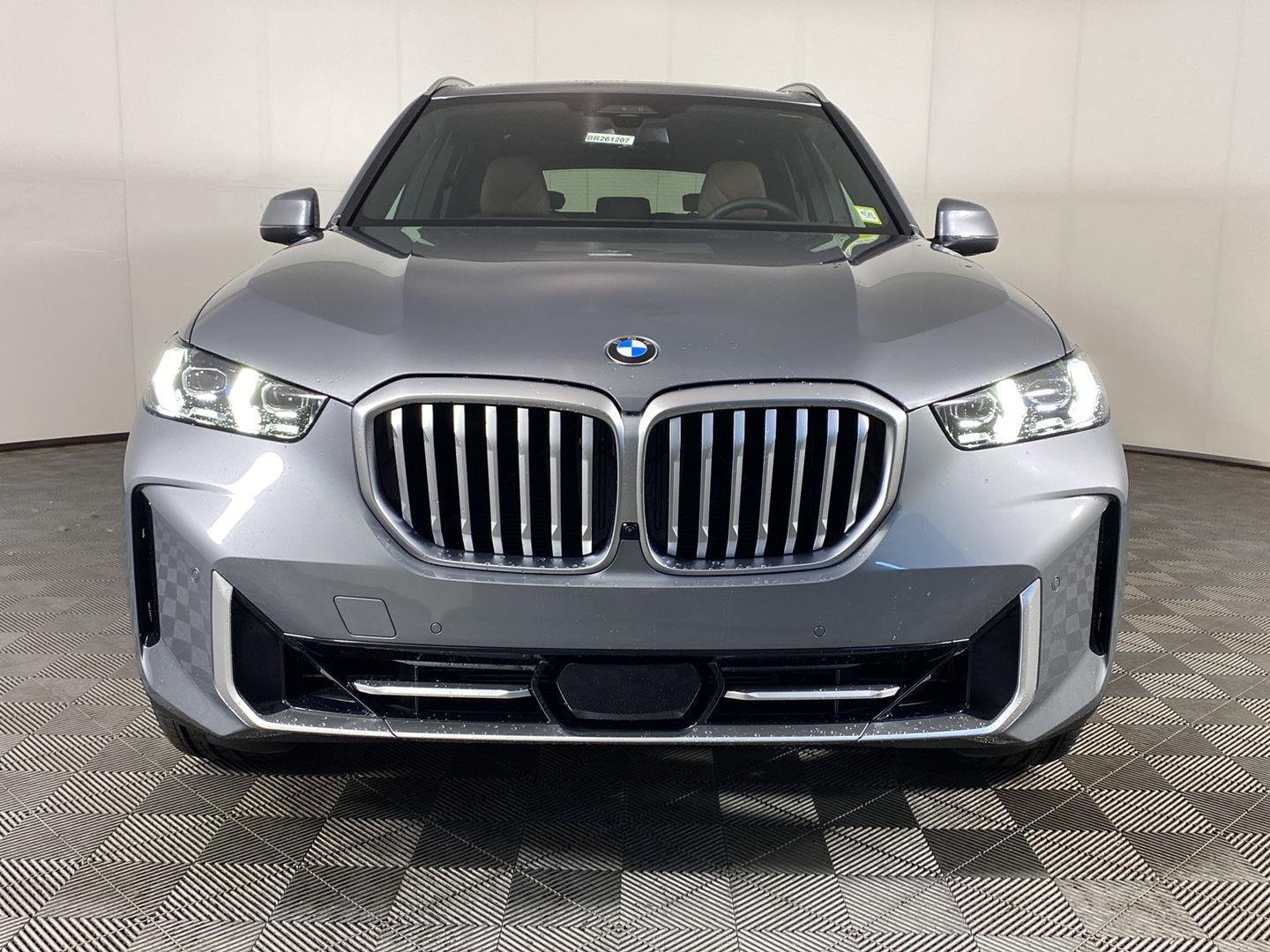 New 2026 Skyscraper Grey Metallic BMW  image 18