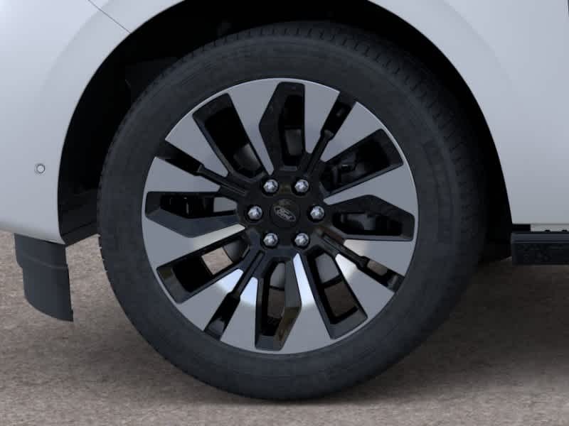 New 2026 Star White Metallic Tri-Coat Ford Platinum® image 19