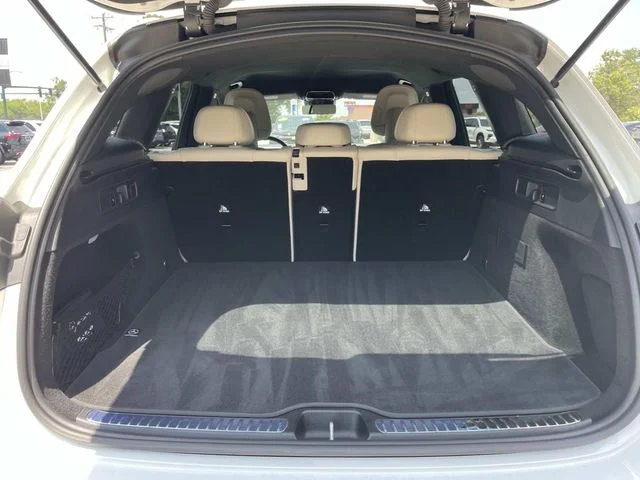 Used 2025 White Mercedes-Benz GLC 300 image 8