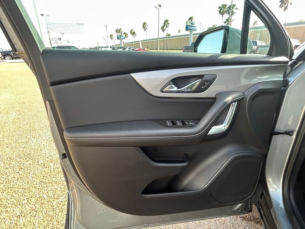 Used 2025 Gray Chevrolet LT image 10