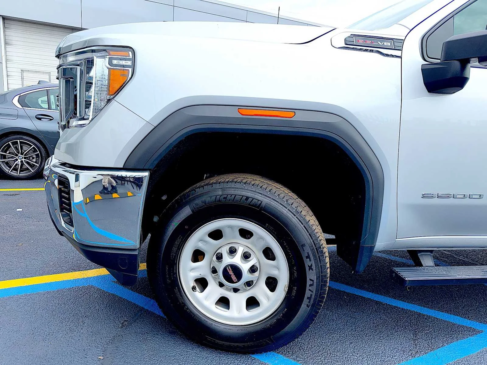 Used 2023 Quicksilver Metallic GMC Pro image 8