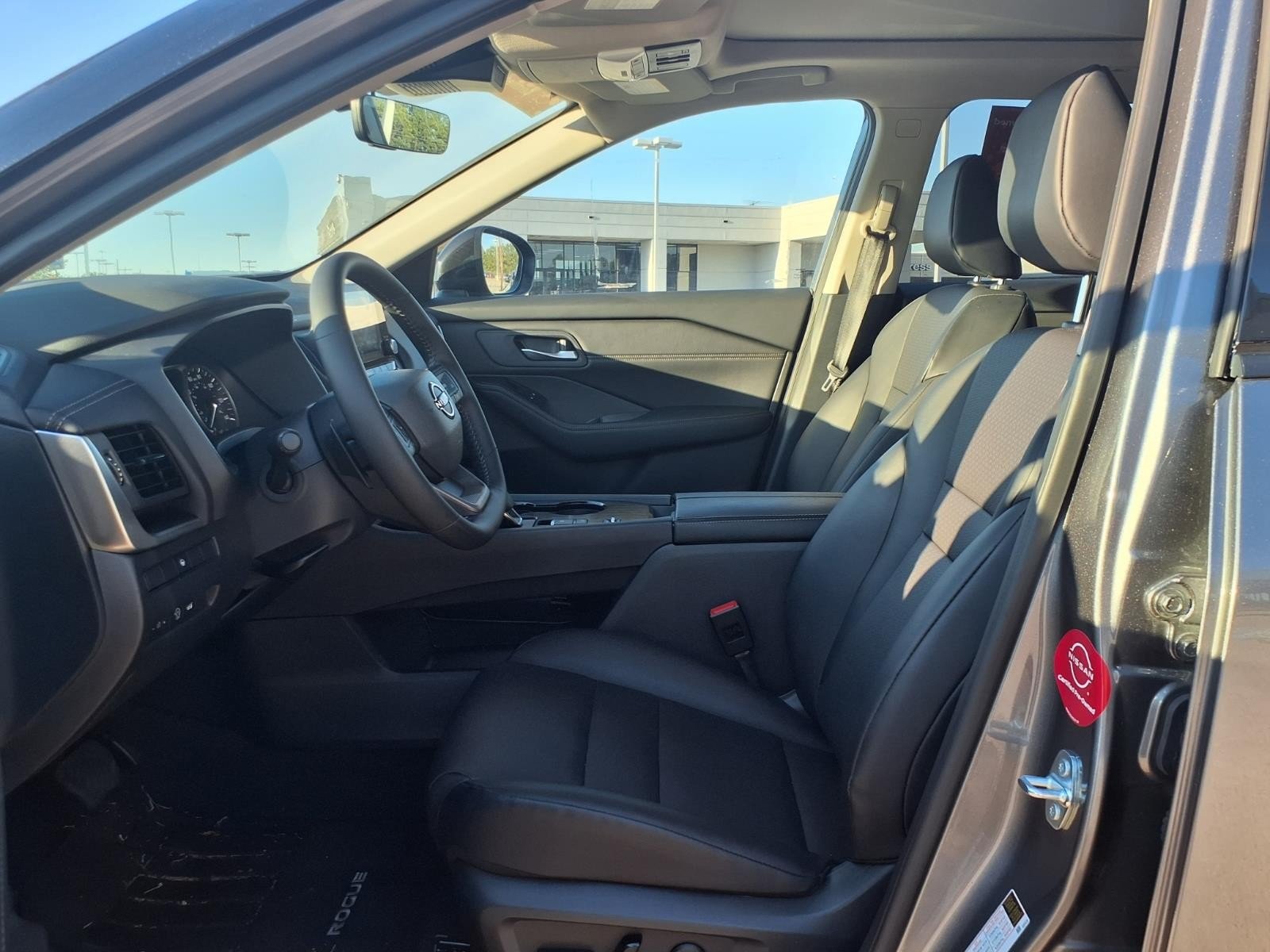 2026 Nissan Rogue photo 17 of 28