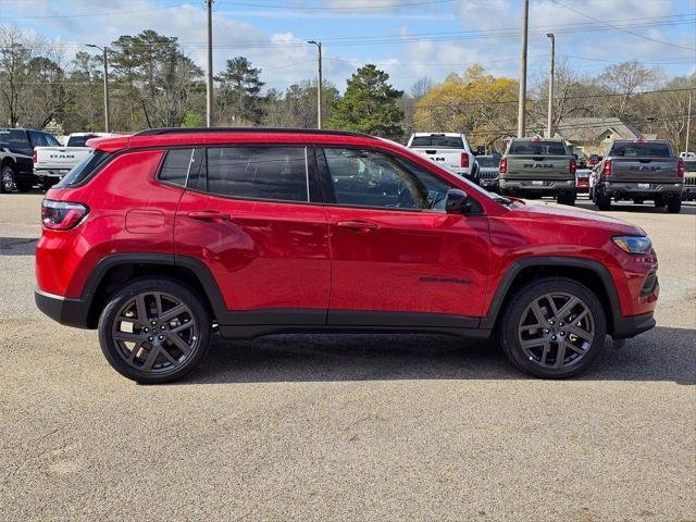 New 2026 Red Hot Pearlcoat Jeep Latitude image 7