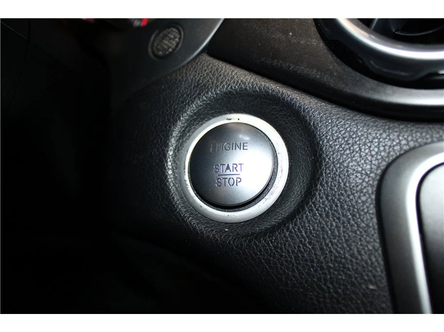 Used 2019 Black Mercedes-Benz GLA 250 image 29