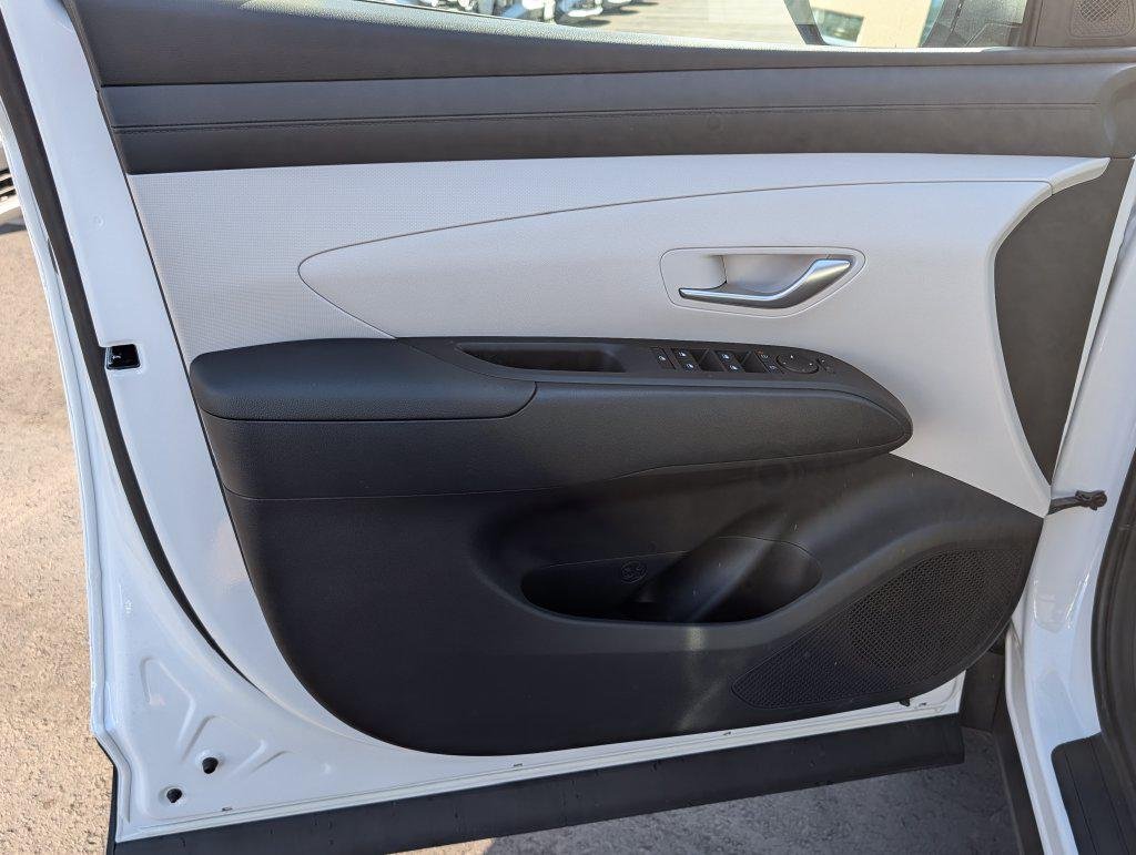 New 2026 White Hyundai SEL FWD image 17