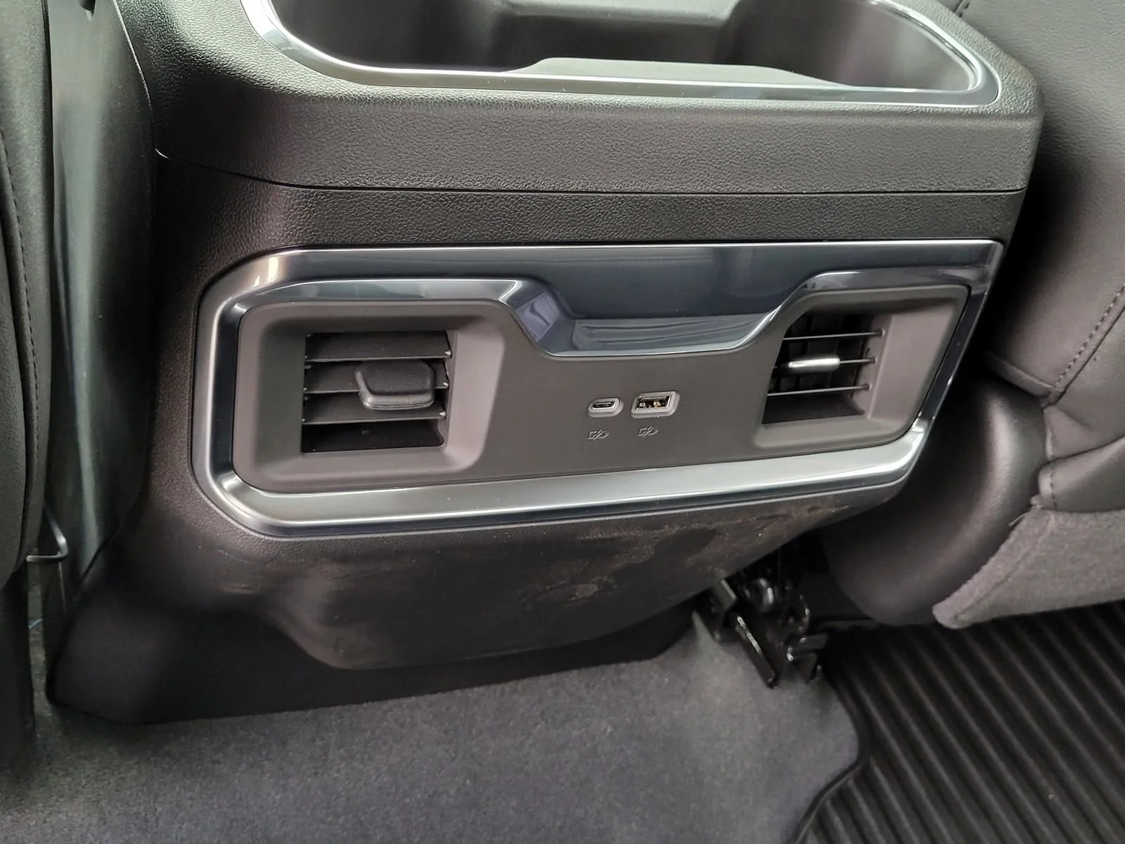 2026 Chevrolet Silverado 1500 LTZ - Photo 11