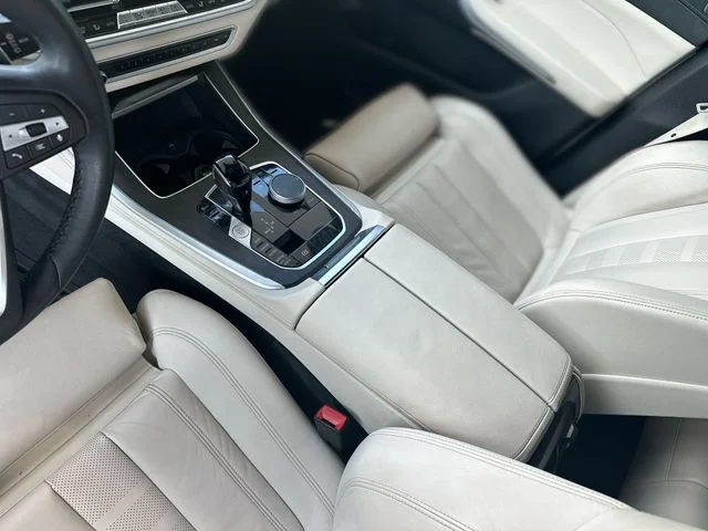 Used 2022 White BMW sDrive40i image 22