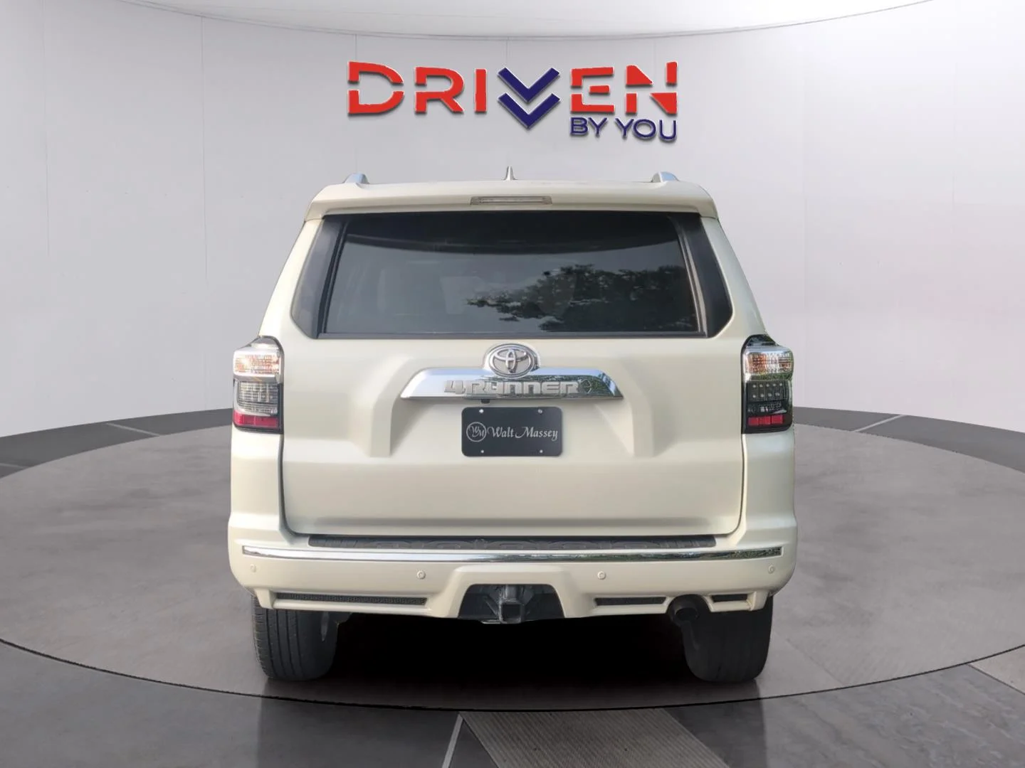 Used 2022 Blizzard Pearl Toyota Limited image 4