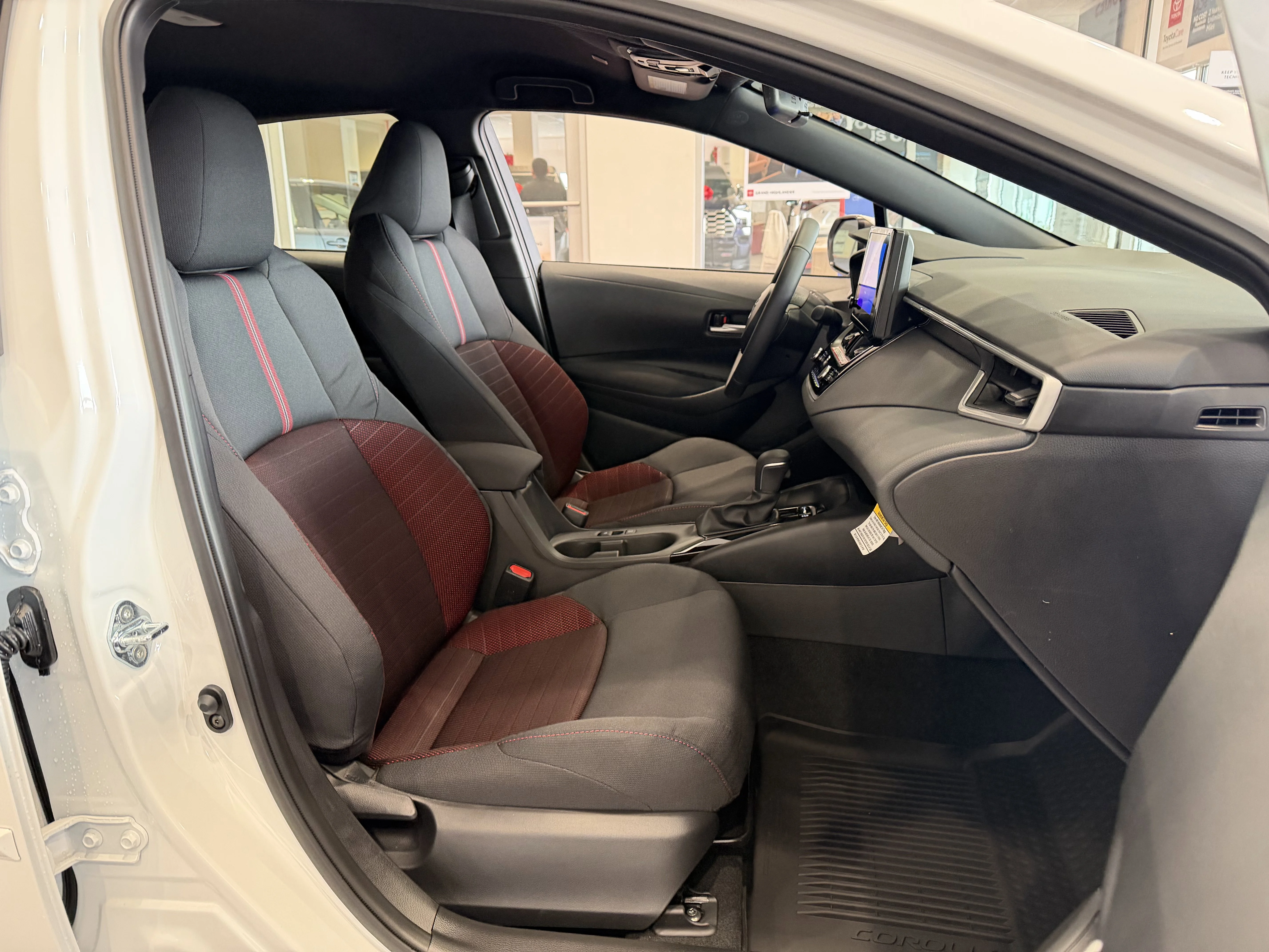 2026 Toyota Corolla SE - Photo 47