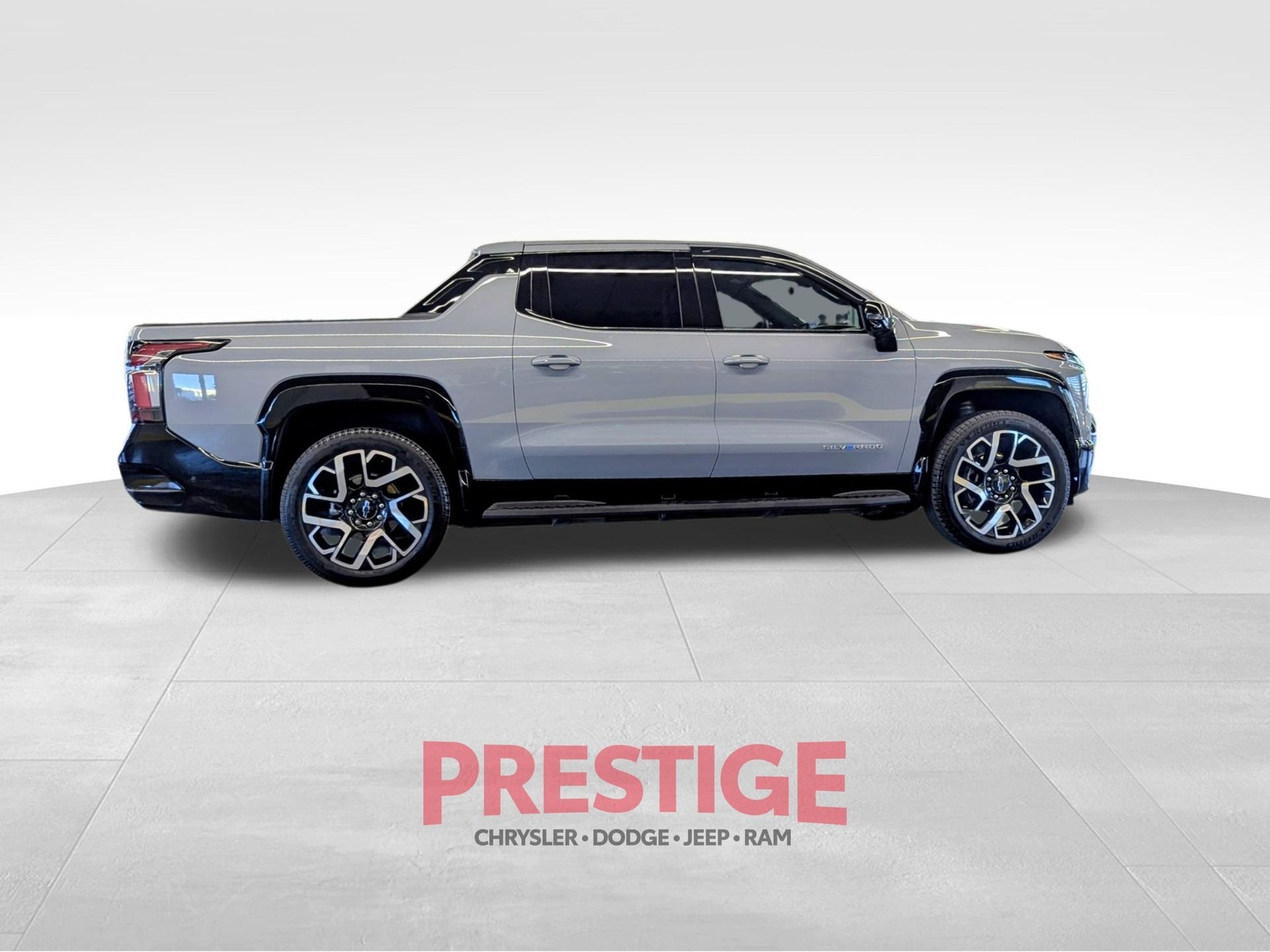 Used 2025 Gray Chevrolet RST image 7