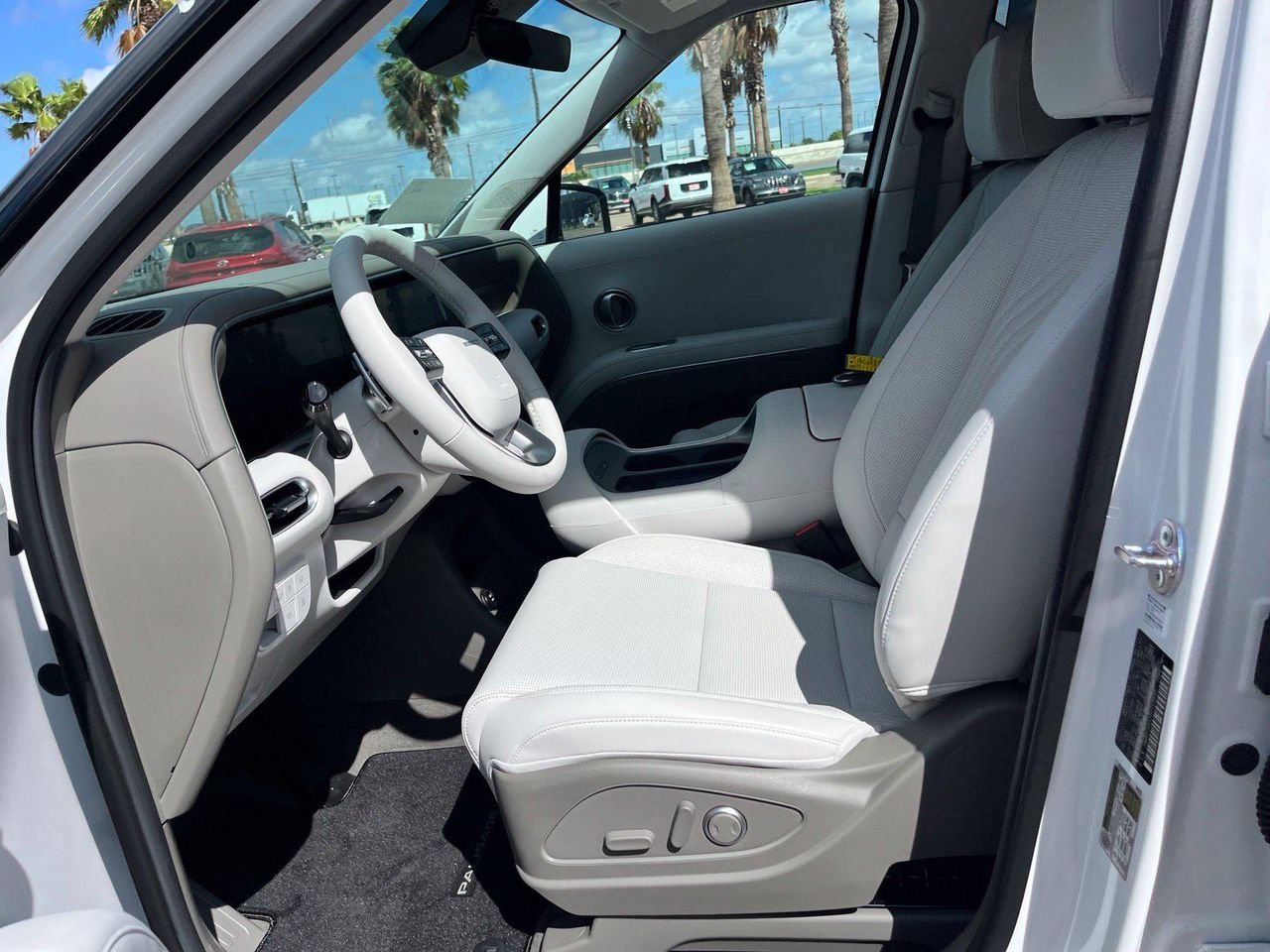 New 2027 White Hyundai Blue SEL 7P image 15