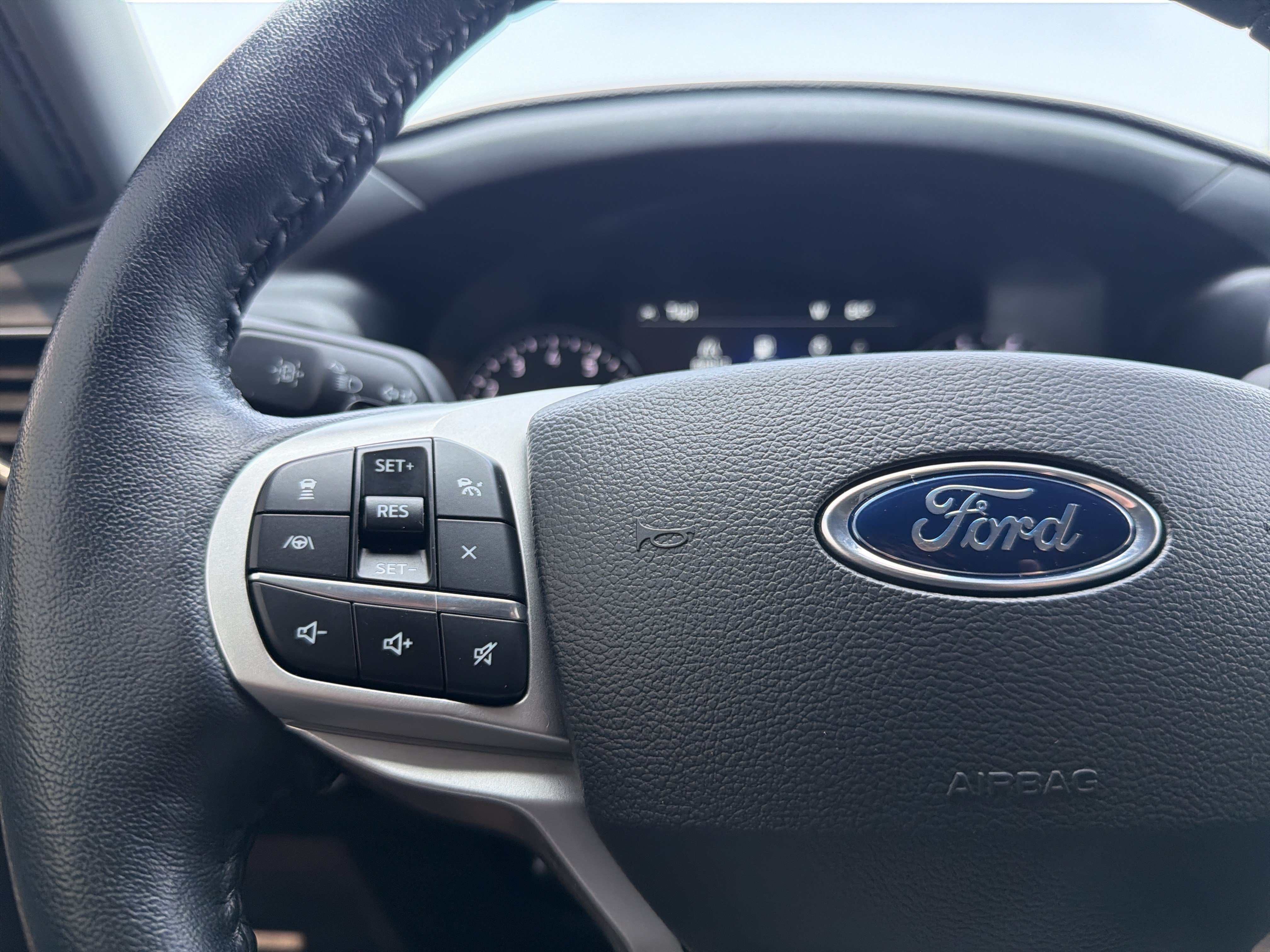 Used 2021 Black Ford XLT image 27
