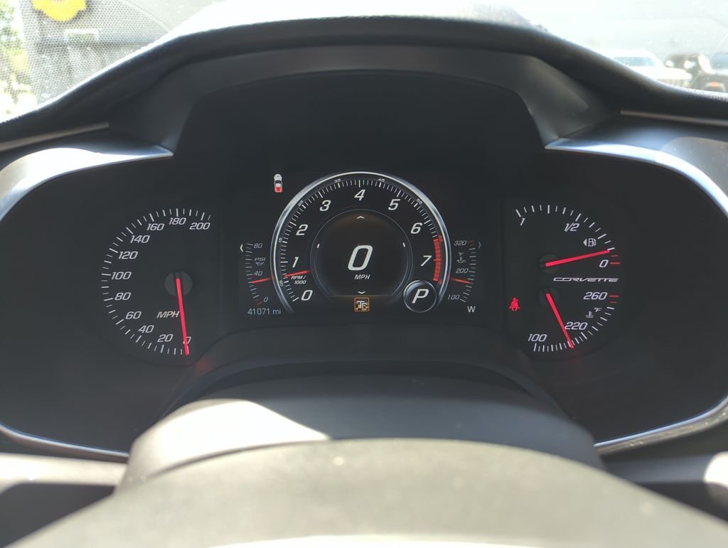 Used 2015 White Chevrolet Stingray Z51 image 29