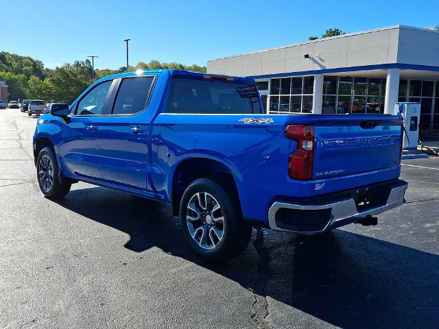 Used 2025 Blue Chevrolet LT image 4