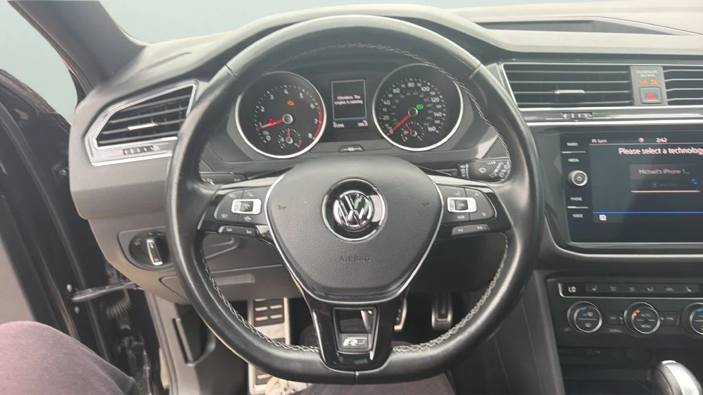 Used 2021 Black Volkswagen 2.0T SE image 10