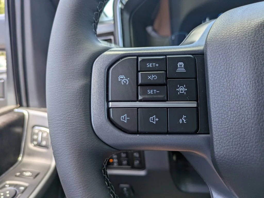 New 2026 Star White Metallic Tri-Coat Ford Lariat image 32