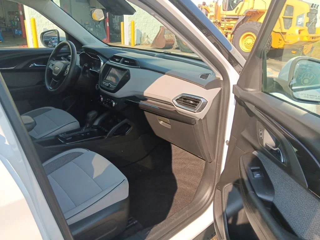 Used 2021 Summit White Chevrolet LT image 34