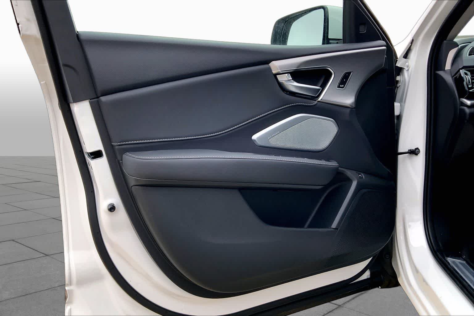 New 2026 Platinum White Pearl Acura w/Technology Package image 10