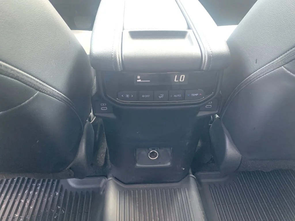 Used 2024  Toyota XLE image 15