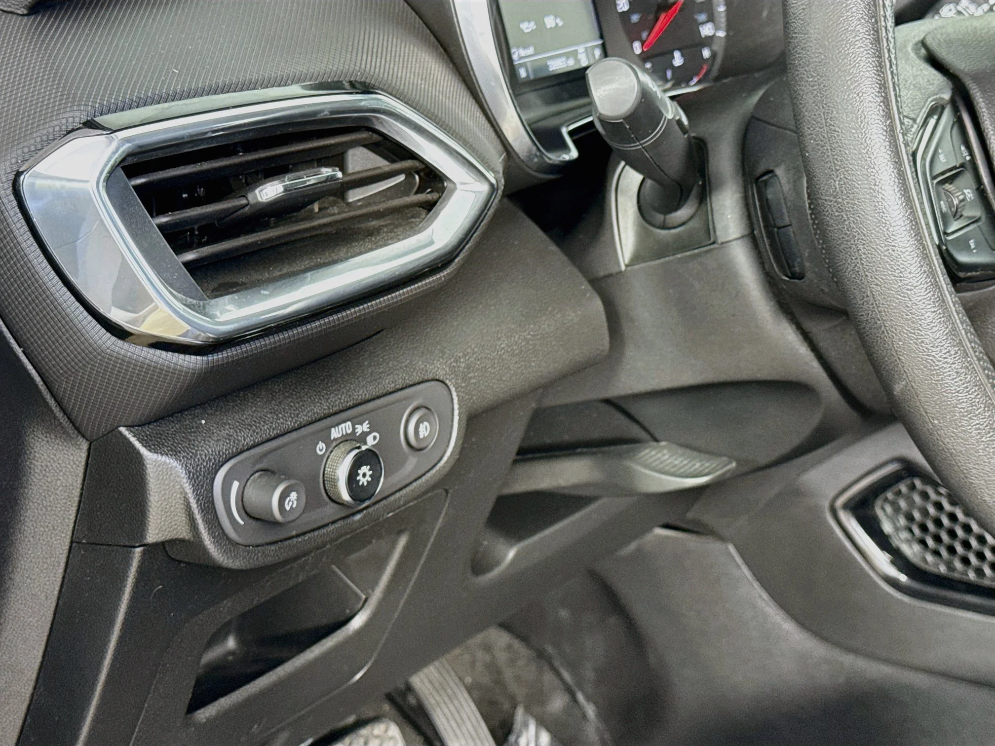 Used 2023 BLUE GLOW METALLIC Chevrolet LT image 12