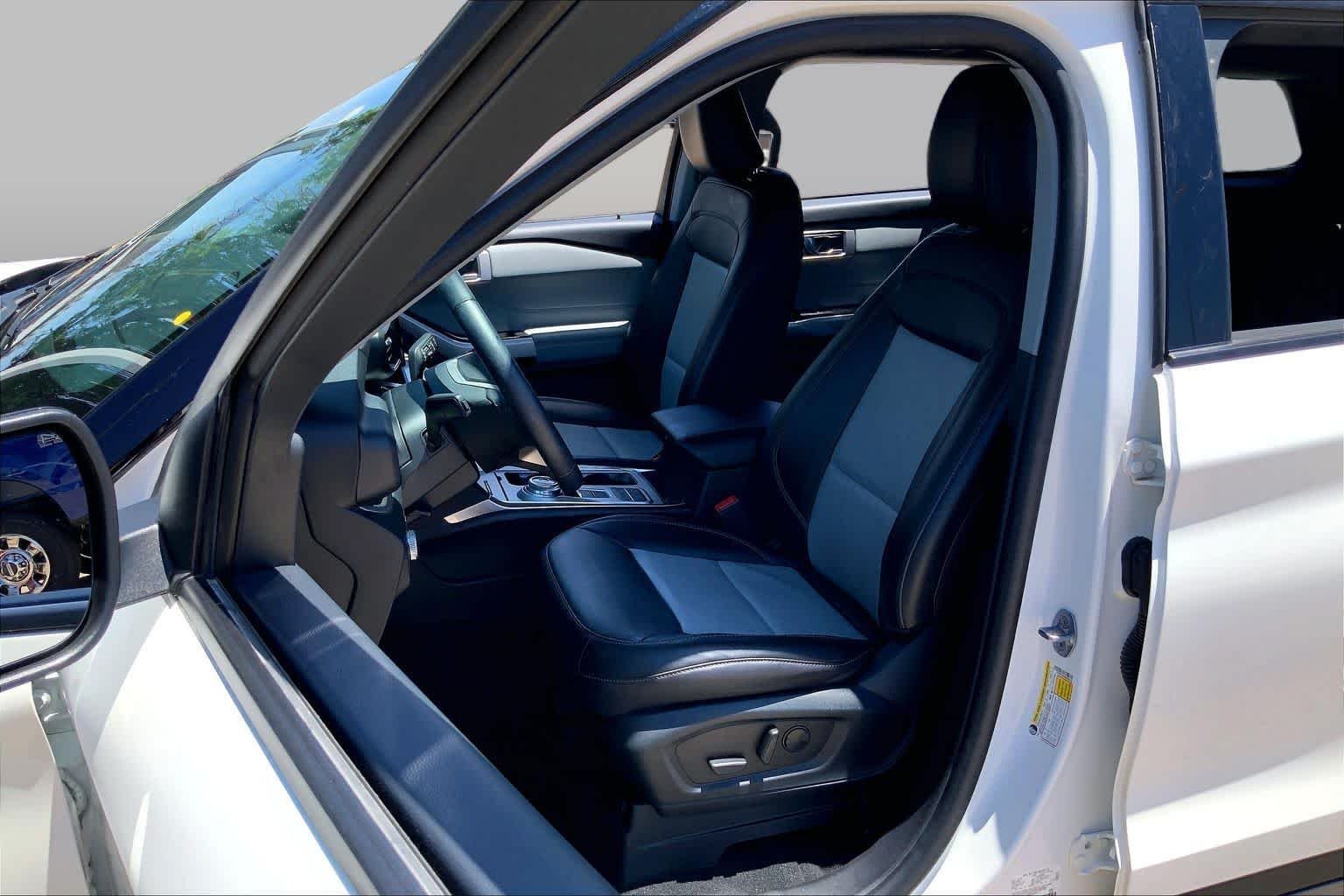Used 2022 Star White Metallic Tri-Coat Ford XLT image 7