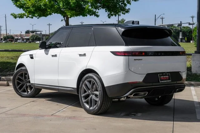 New 2026  Land Rover SE image 11