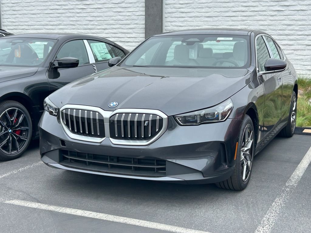 New 2027 Dark Graphite Metallic BMW eDrive40 image 2