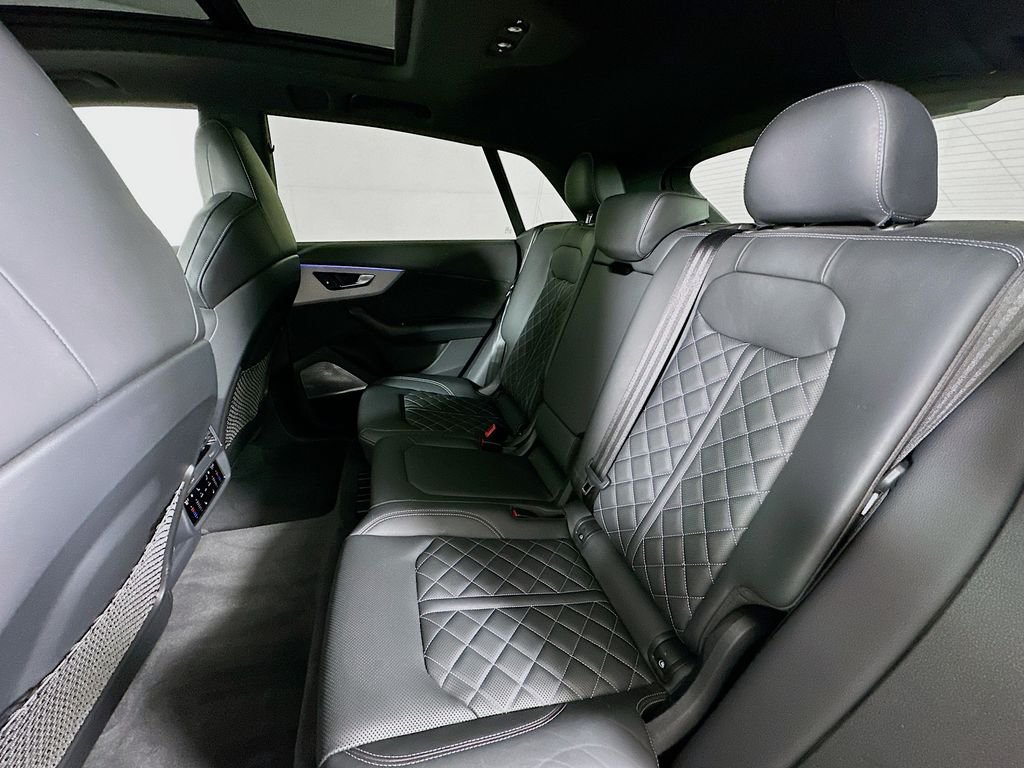 Used 2020 Glacier White Metallic Audi 4.0T Prestige image 24