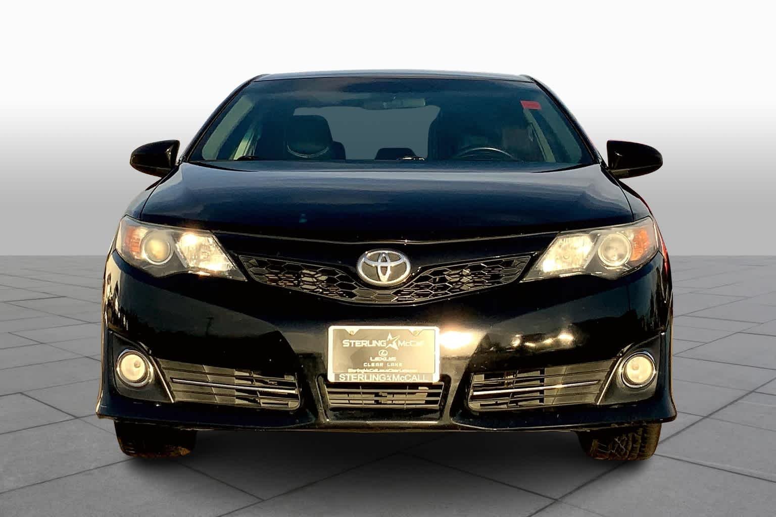 Used 2014 Attitude Black Metallic Toyota XLE image 4