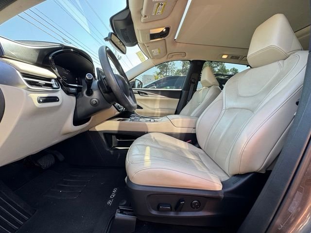 Used 2022 Gray INFINITI LUXE image 12