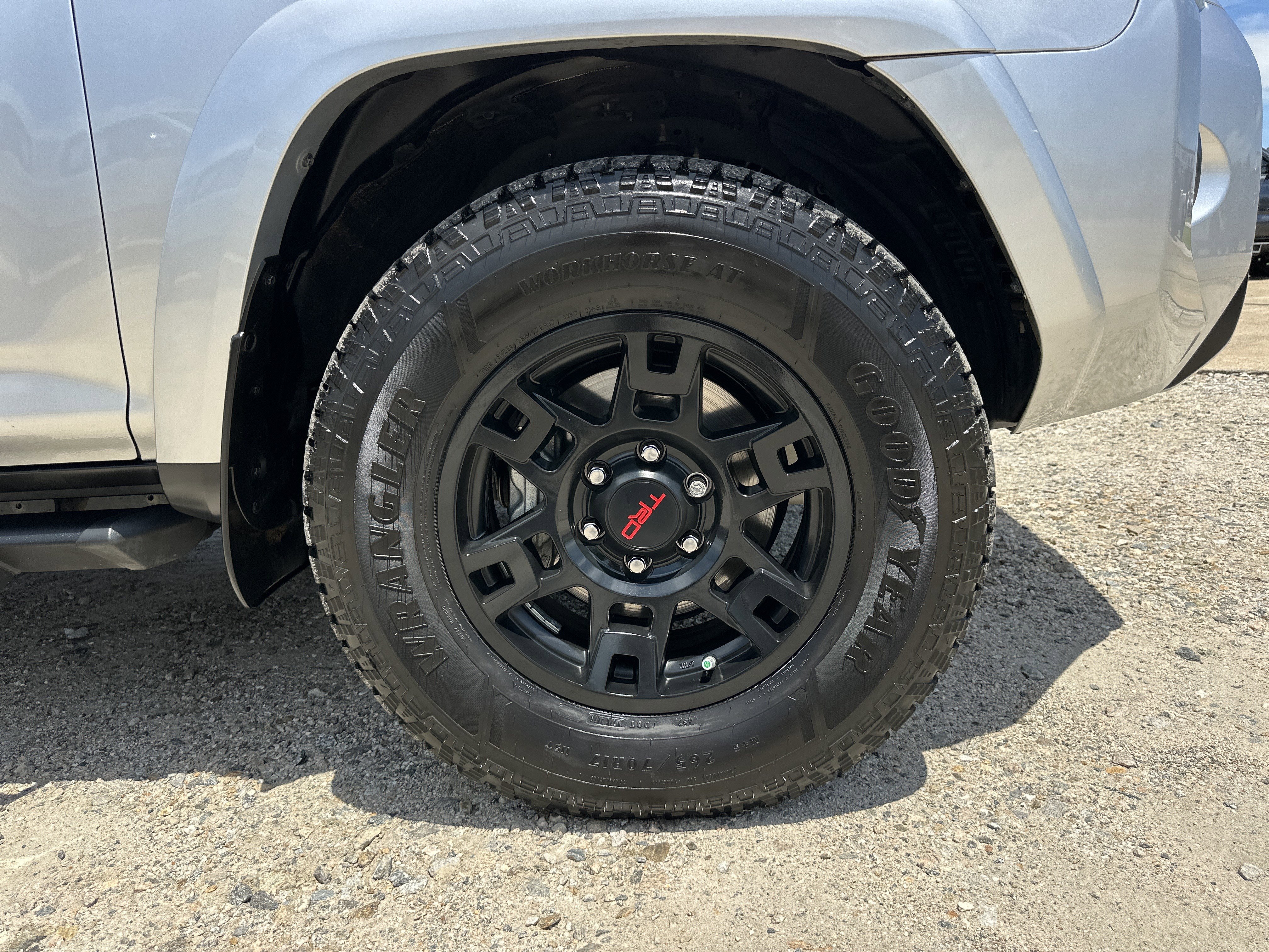 Used 2021 Classic Silver Metallic Toyota Venture image 18