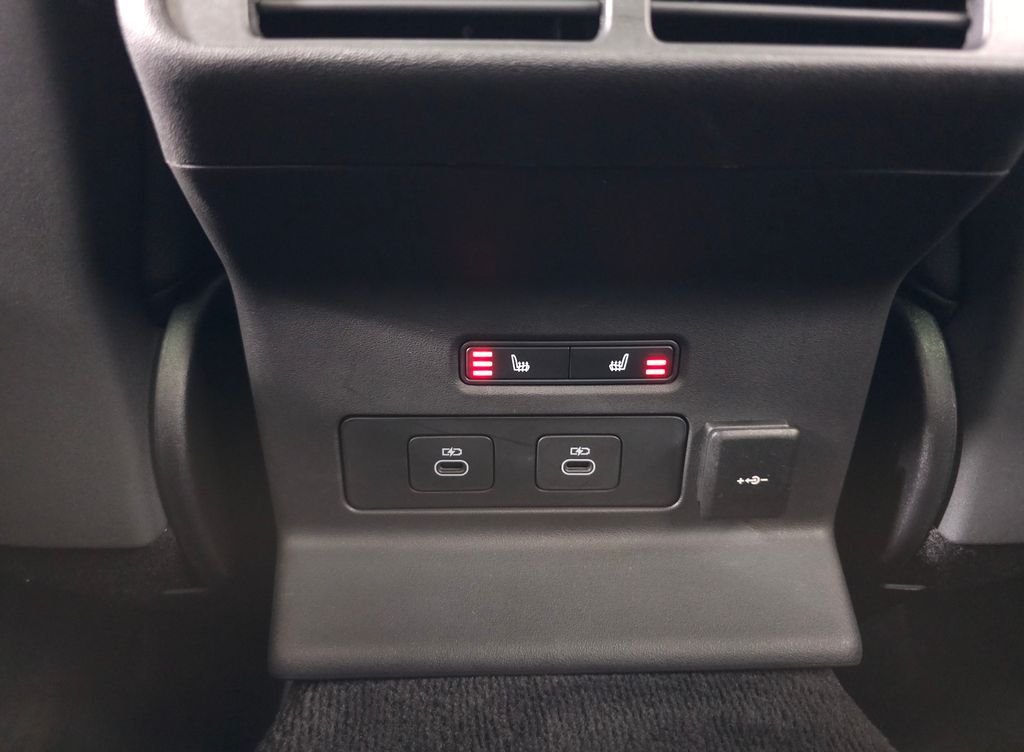 Certified Used 2026 White Land Rover Dynamic SE image 39