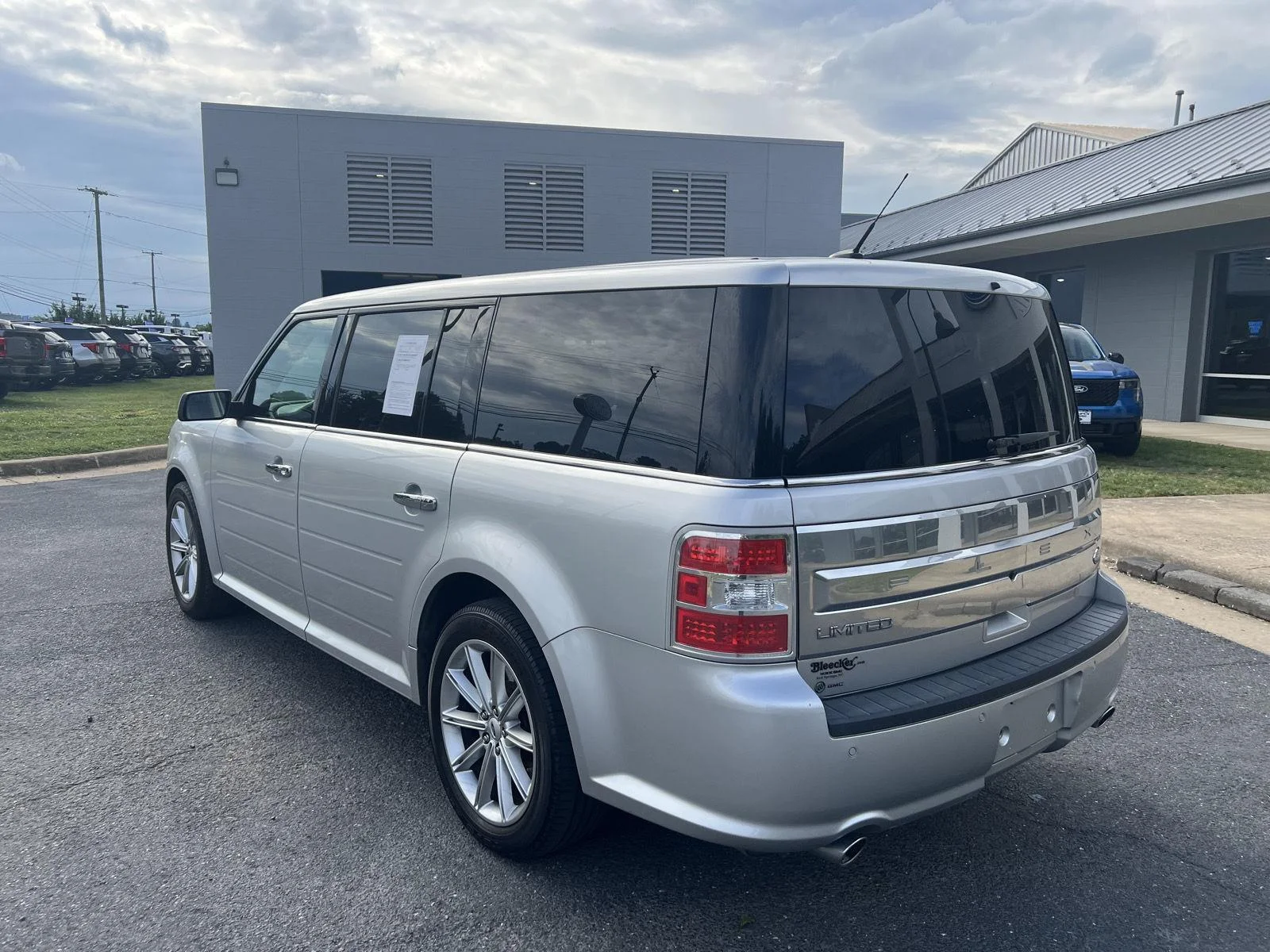 Used 2019 Ingot Silver Ford Limited image 3