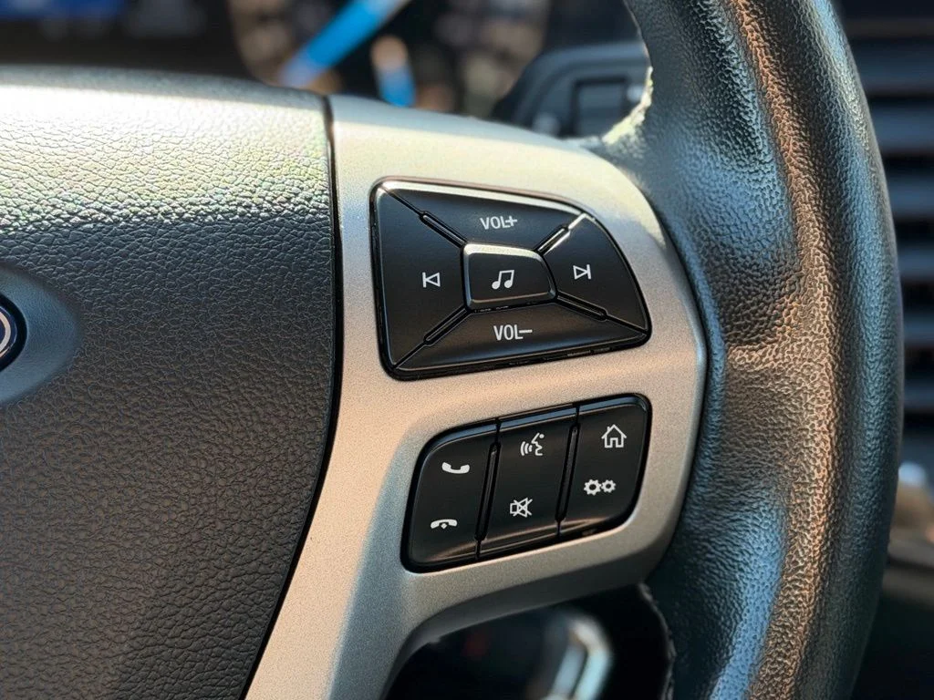 Used 2022 Green Ford XLT image 9