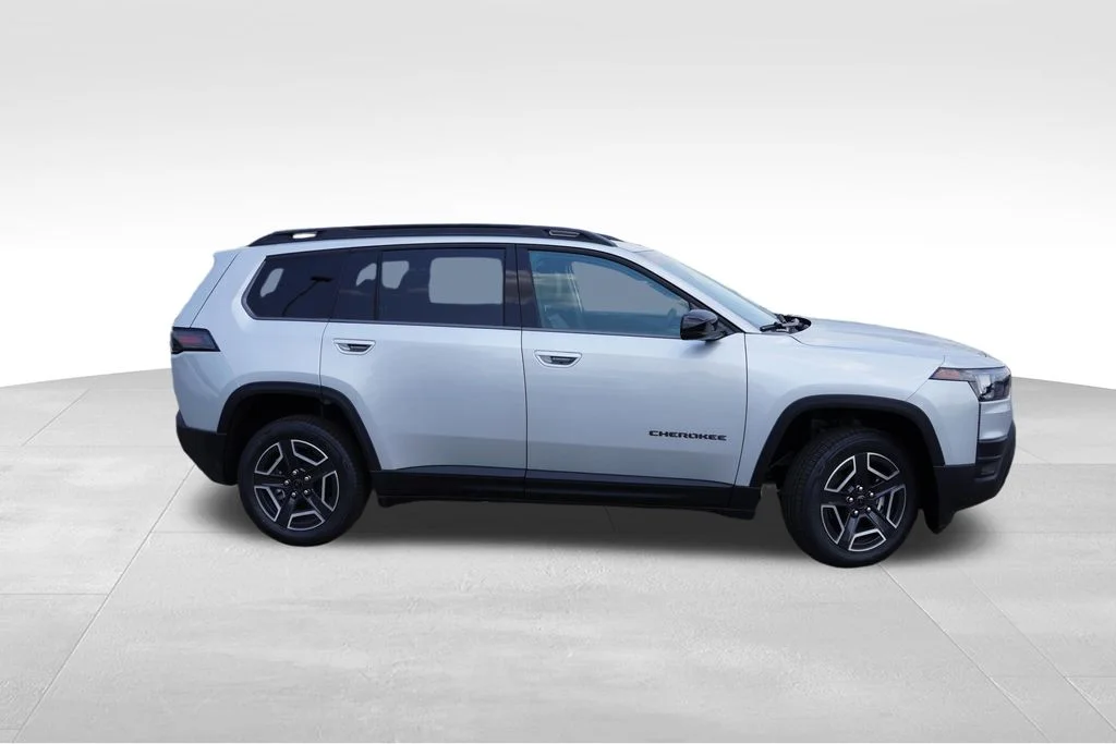 New 2026 Silver Zynith Clearcoat Jeep Limited image 2