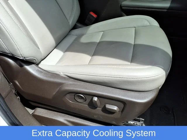 Used 2021 Summit White Chevrolet Z71 image 32