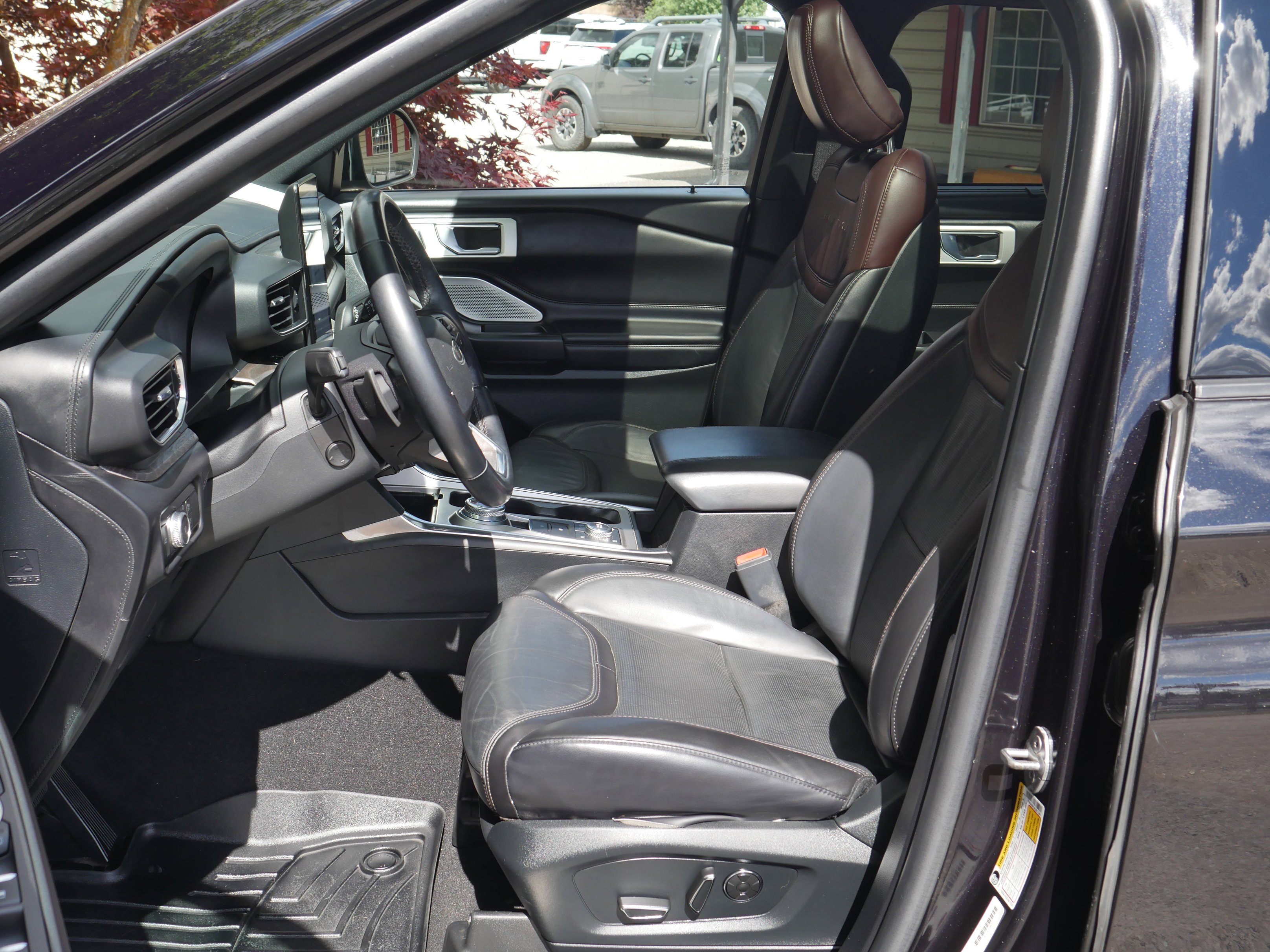 Certified Used 2020 Black Metallic Ford Platinum image 3