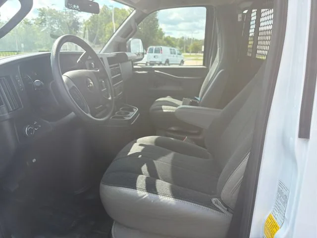 Used 2025 Summit White Chevrolet WT image 11